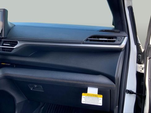 Certified 2026 Toyota Sienna XLE Woodland Edition AWD/4WD image 18