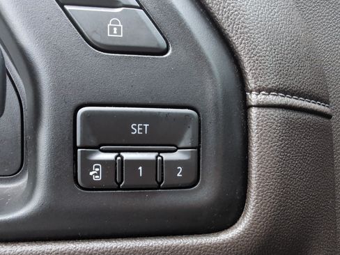 Used 2021 GMC Sierra 1500 SLT w/ SLT Convenience Package AWD/4WD image 38