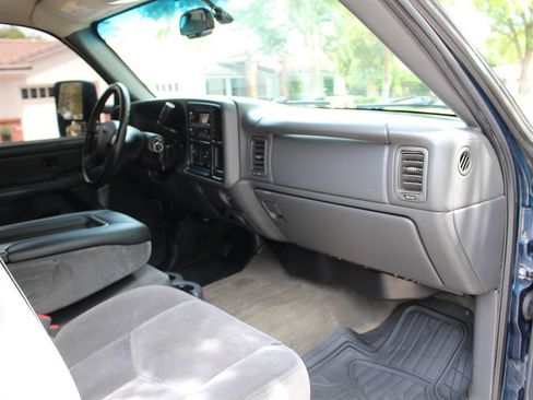 Used 2005 GMC Sierra 2500 SLE w/ Heavy-Duty Power Package AWD/4WD image 15