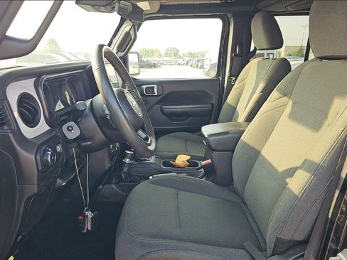 Used 2024 Jeep Wrangler Unlimited Sport AWD/4WD image 3