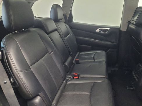 Used 2014 Nissan Pathfinder Platinum w/ Platinum Premium Package image 19