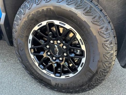 Used 2026 Chevrolet Silverado EV Trail Boss AWD/4WD image 9