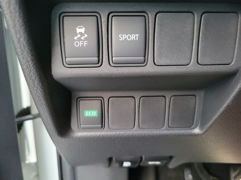 Used 2015 Nissan Rogue S FWD image 38