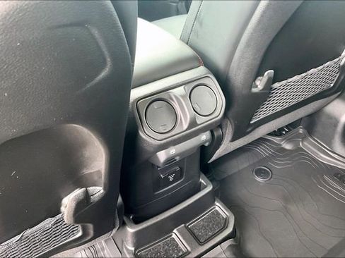 Used 2025 Jeep Wrangler Unlimited Rubicon w/ XTREMEE 35" Tire Package image 35