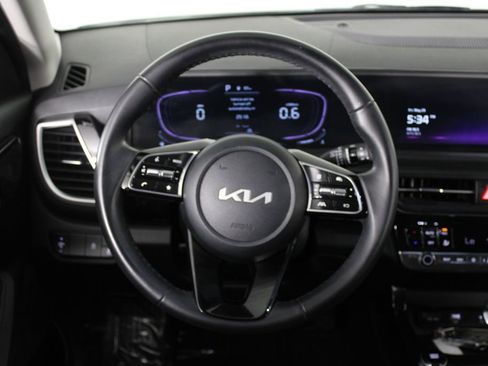 Used 2025 Kia Seltos S FWD image 19