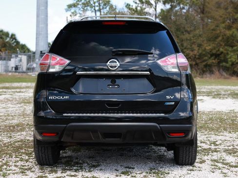 Used 2014 Nissan Rogue SV image 7