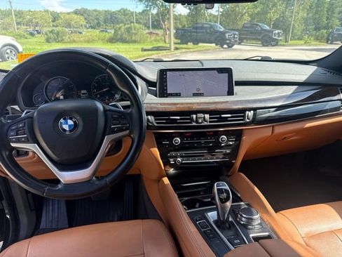 Used 2018 BMW X6 sDrive35i RWD image 12
