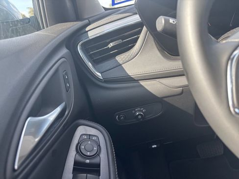 Used 2025 Buick Encore GX Preferred image 32