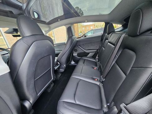 Used 2025 Tesla Model Y Long Range image 60