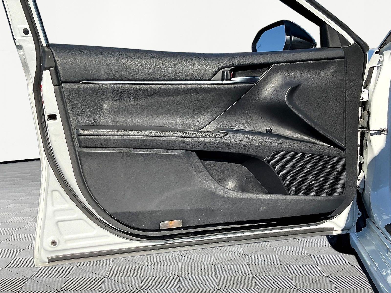 Used 2019 Toyota Camry XSE FWD image 20