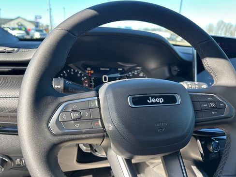 New 2026 Jeep Compass Latitude image 17