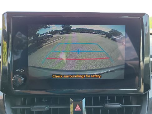 Used 2023 Toyota Corolla Cross L AWD/4WD image 10
