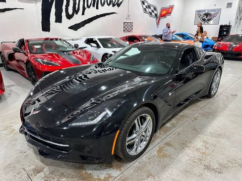Used 2017 Chevrolet Corvette Stingray Coupe w/ 1LT RWD image 17