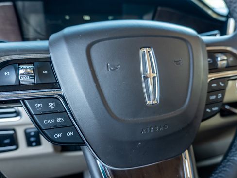 Used 2018 Lincoln Navigator Reserve AWD/4WD image 34