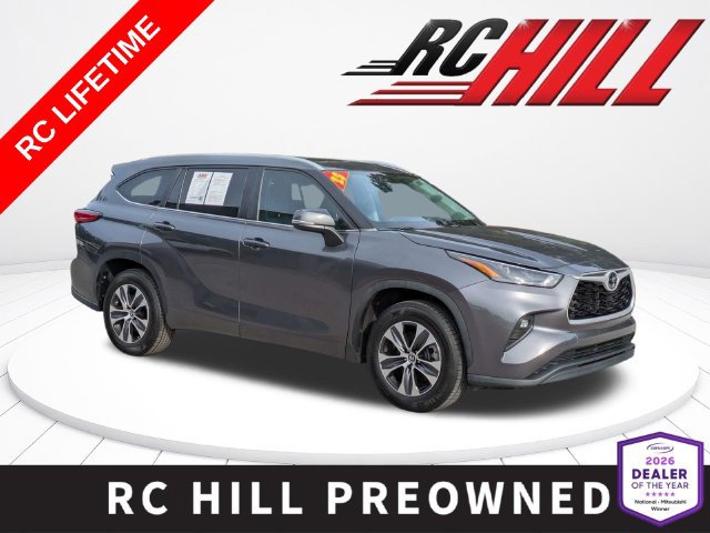 Used 2023 Toyota Highlander XLE FWD image 1