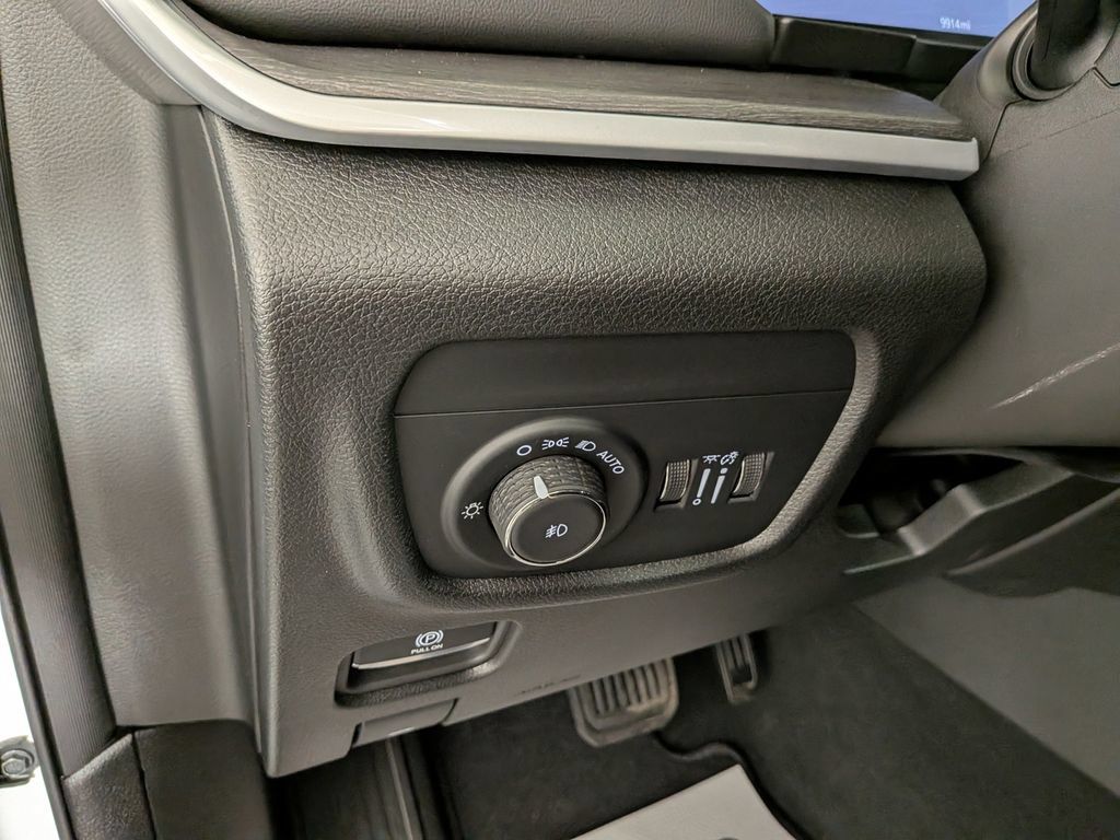 Certified 2025 Jeep Grand Cherokee Limited AWD/4WD image 20