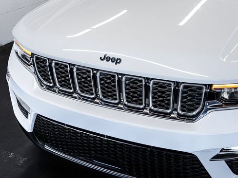 Used 2023 Jeep Grand Cherokee 4WD 4xe image 10