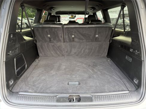 Used 2024 Jeep Wagoneer L Series II RWD image 17