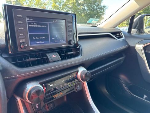 Used 2022 Toyota RAV4 LE w/ Carpet Mat Package (TMS) AWD/4WD image 28