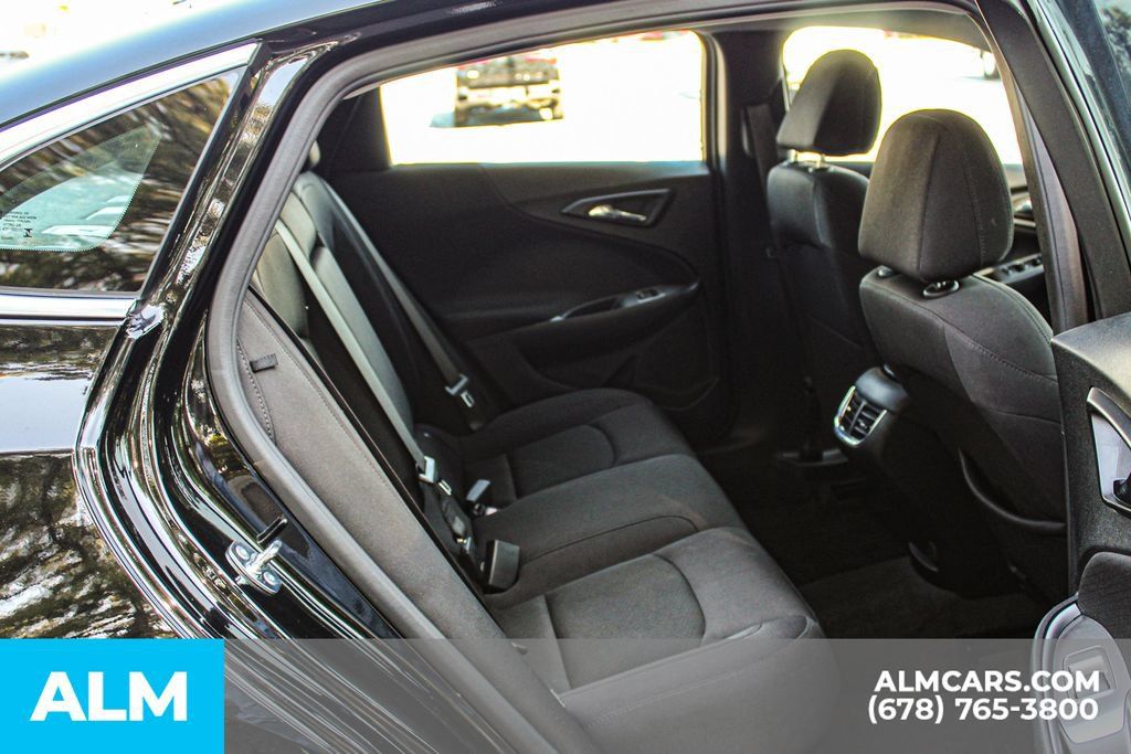Used 2025 Chevrolet Malibu LT FWD image 18