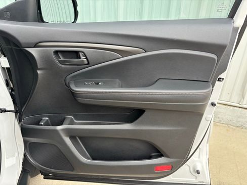 Used 2024 Honda Passport TrailSport image 37