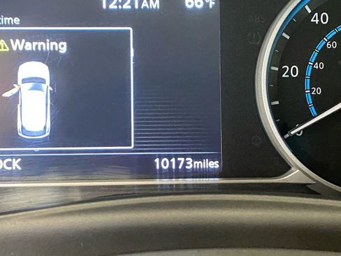 Used 2023 Nissan Leaf S image 10