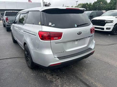 Used 2019 Kia Sedona LX FWD image 2