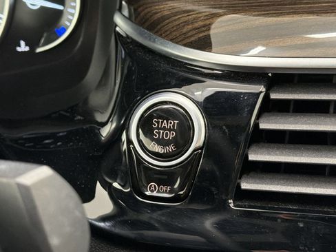 Used 2018 BMW 530i xDrive AWD/4WD image 18