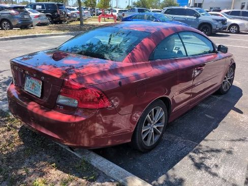 Used 2013 Volvo C70 T5 FWD image 2