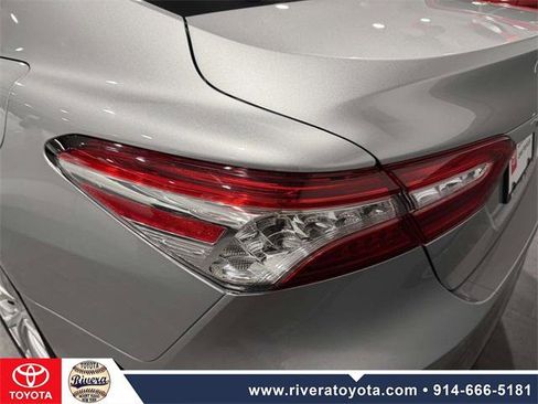 Certified 2020 Toyota Camry XLE image 9