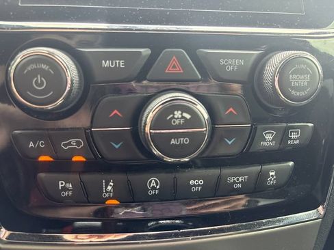 Used 2021 Jeep Grand Cherokee Laredo X AWD/4WD image 22