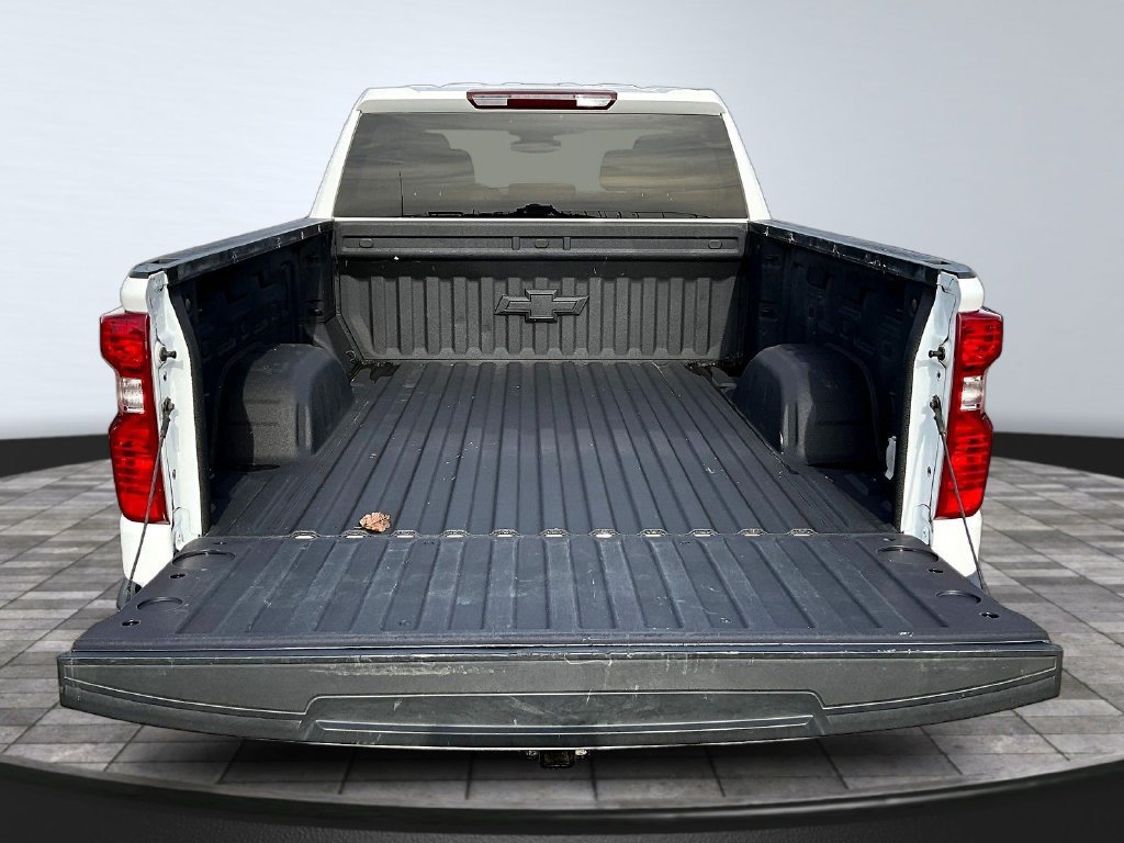 Used 2023 Chevrolet Silverado 1500 LT AWD/4WD image 9