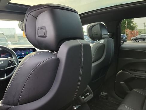 Certified 2024 Cadillac Lyriq Luxury AWD/4WD image 24