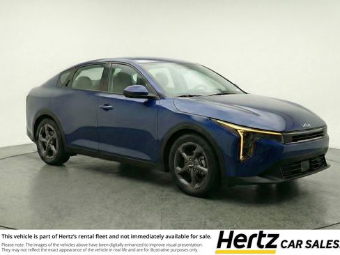 Used 2025 Kia K4 FWD image 1