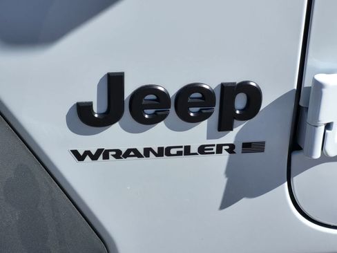 Used 2026 Jeep Wrangler Sport AWD/4WD image 9