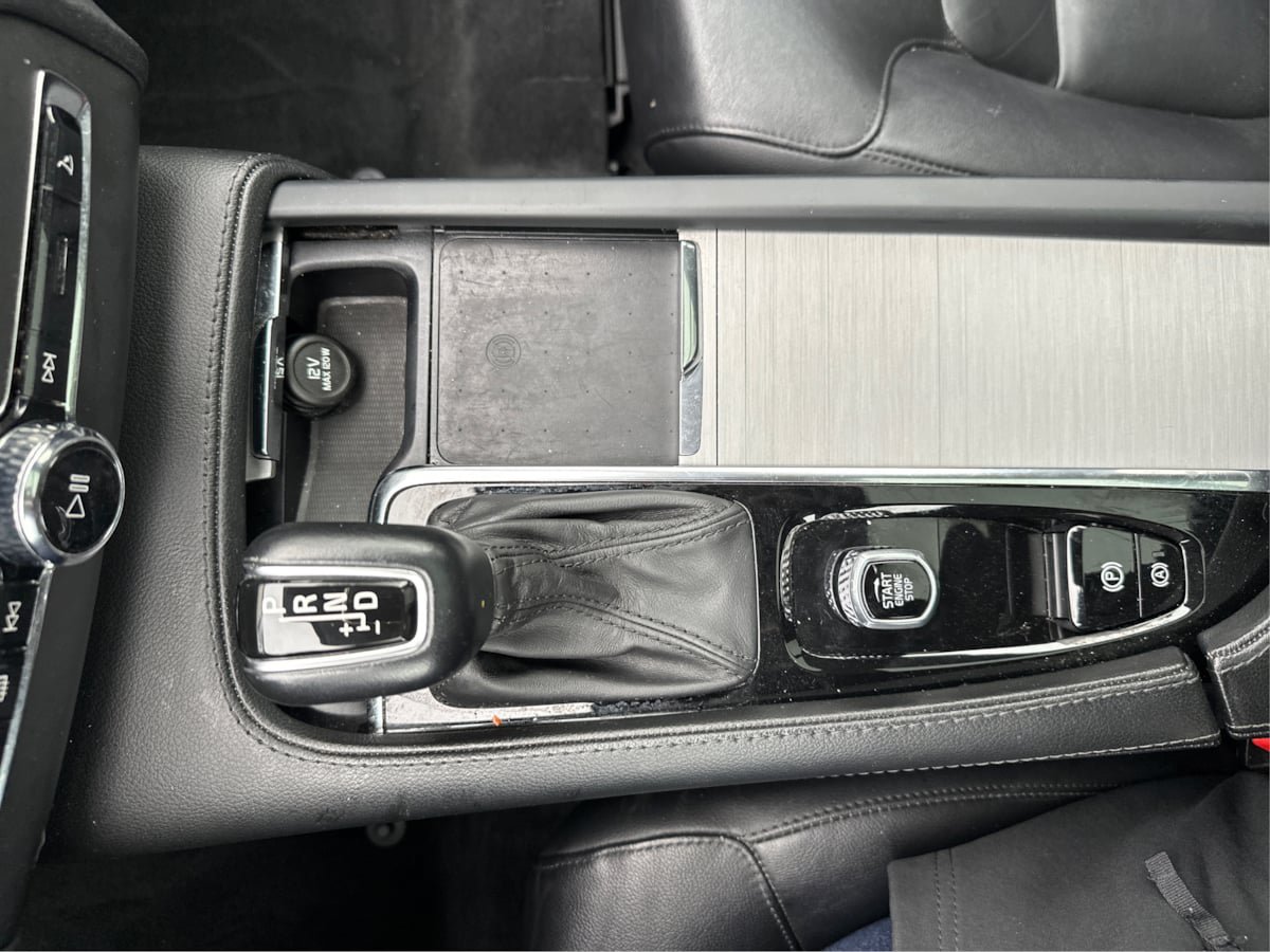 Used 2022 Volvo XC90 T5 Momentum AWD/4WD image 21