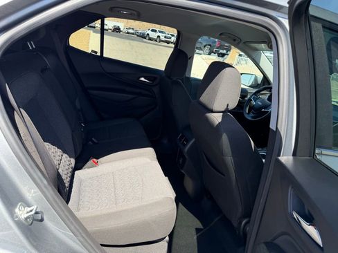Used 2024 Chevrolet Equinox LT FWD image 16