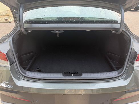 Used 2024 Hyundai Elantra Limited FWD image 15