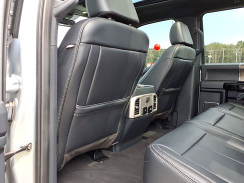 Used 2022 Ford F250 Lariat w/ Black Appearance Package AWD/4WD image 11