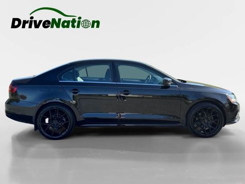 Used 2017 Volkswagen Jetta S image 4