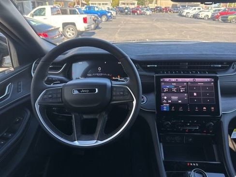 New 2025 Jeep Grand Cherokee L Limited w/ Luxury Tech Group II image 12