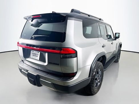 Used 2025 Lexus GX 550 image 9