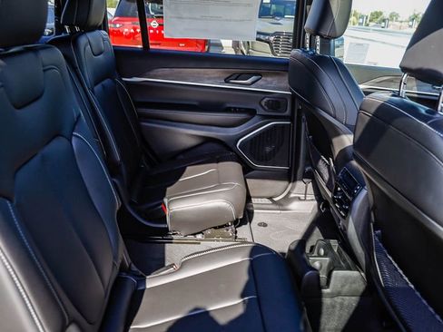 New 2026 Jeep Grand Cherokee L Limited image 19