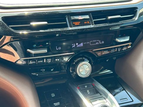 Used 2022 Acura MDX FWD w/ Technology Package image 36