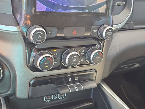 Used 2020 RAM 1500 Big Horn AWD/4WD image 23