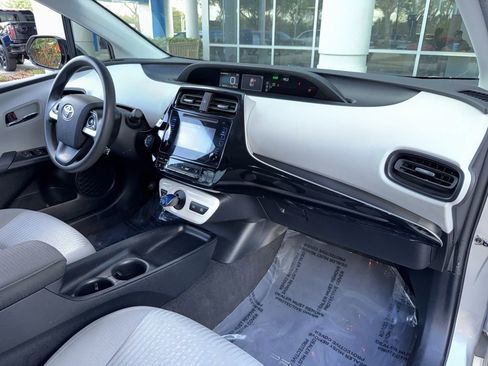 Used 2016 Toyota Prius Two image 14