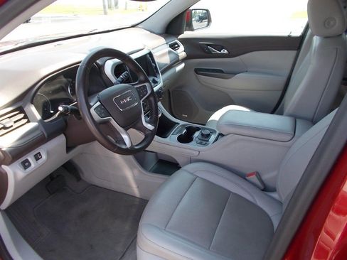 Used 2023 GMC Acadia SLT image 15