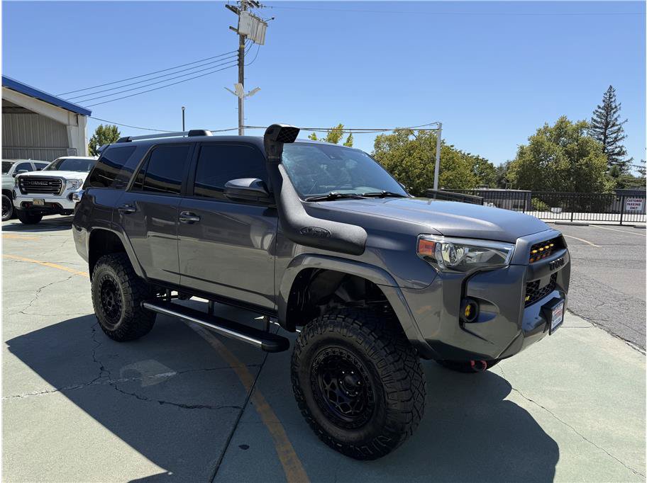 Used 2021 Toyota 4Runner SR5 AWD/4WD image 4