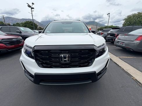 Used 2025 Honda Passport TrailSport image 9