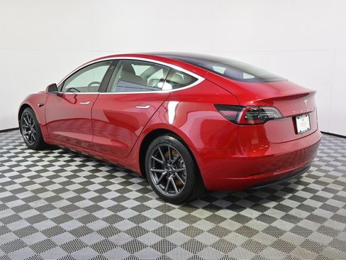 Used 2019 Tesla Model 3 Standard Range Plus image 3